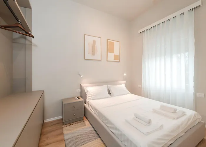 Downtown Delux Shallvaret Apartment *