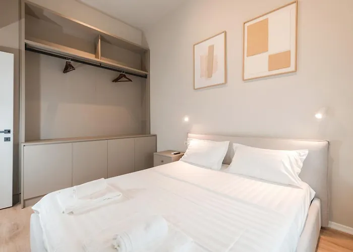 Downtown Delux Shallvaret Apartment