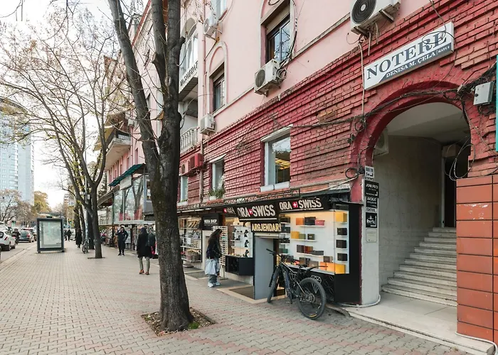 Downtown Delux Shallvaret Tirana