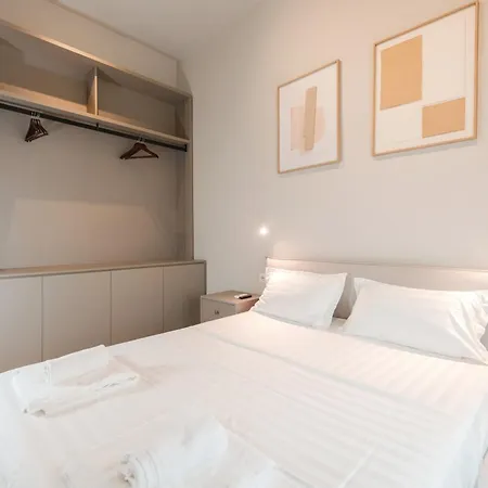Downtown Delux Shallvaret Apartmán