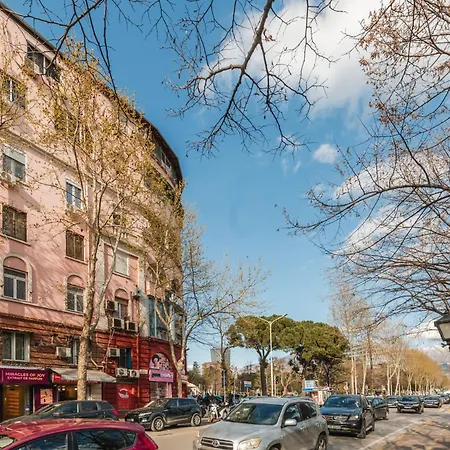 Apartmán Downtown Delux Shallvaret *
