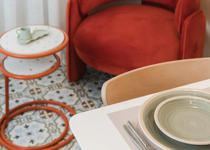 Downtown Delux Shallvaret ティラナ