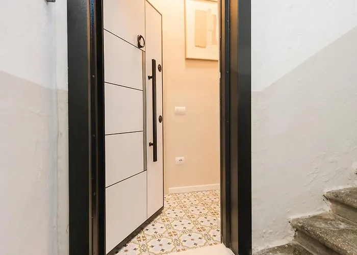 Downtown Delux Shallvaret アパート