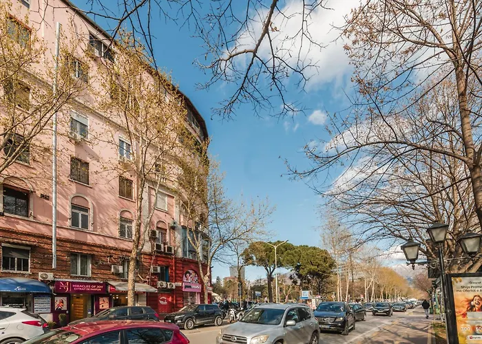 公寓 Downtown Delux Shallvaret *